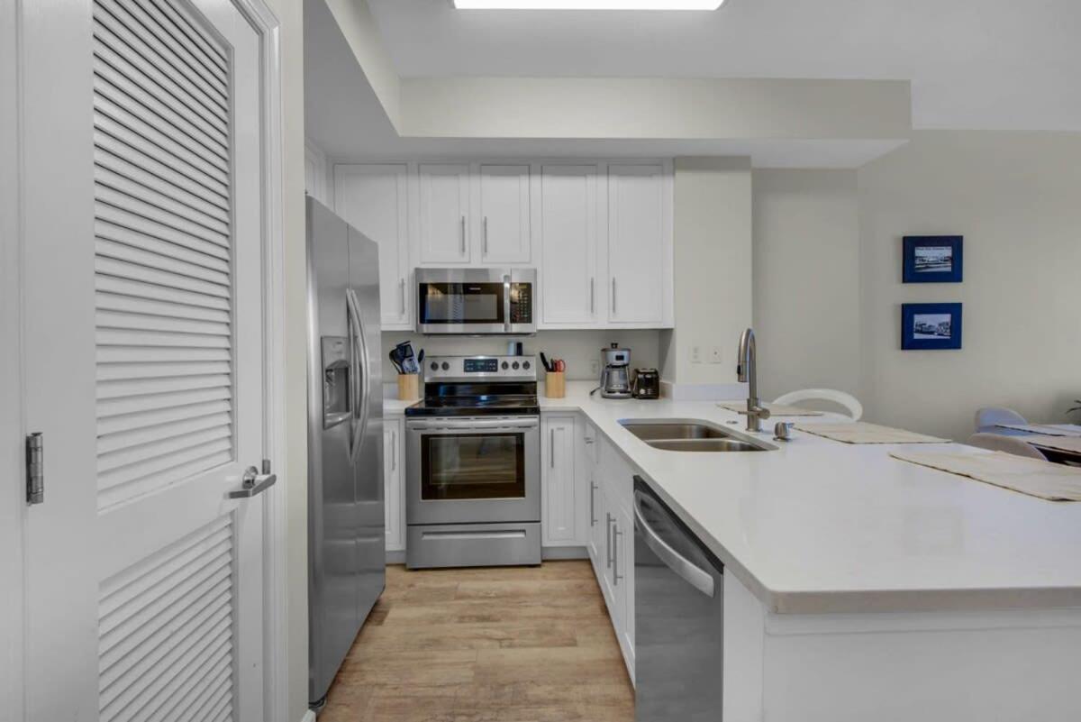 Brightly Furnished Beachfront Condominium By Brightwild Panama City Beach Exteriör bild